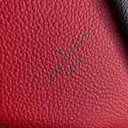 Louis Vuitton V TOTE MM